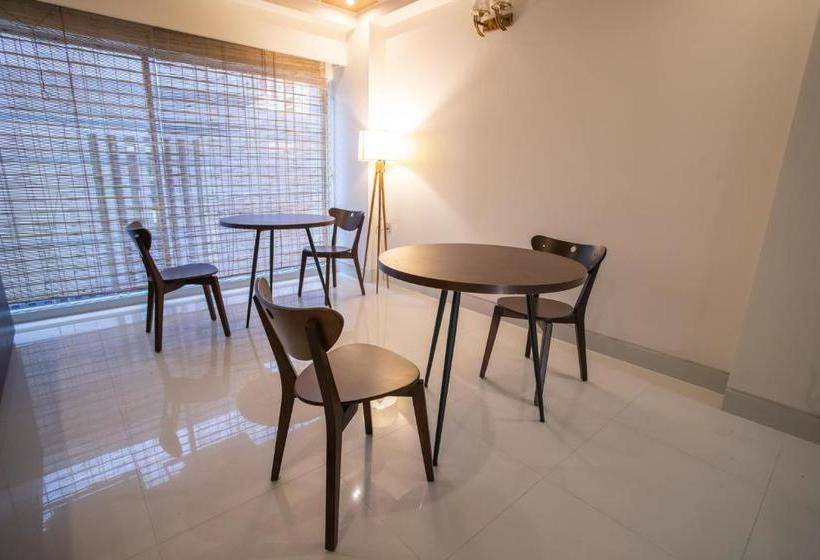 Отель Jatra Flagship Khulna City Centre