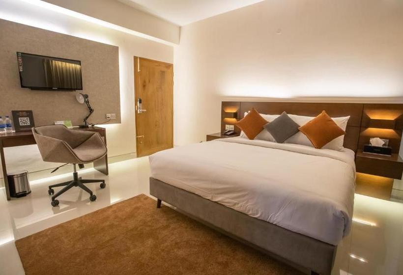 Отель Jatra Flagship Khulna City Centre