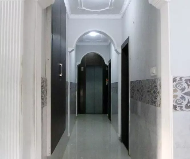 ホテル Lokhit Residency