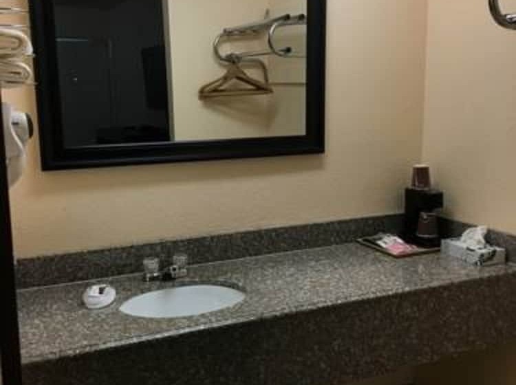 هتل Ozark Springs Lodge