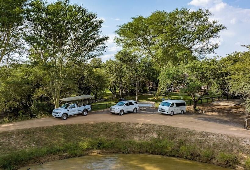 هتل Phelwana Game Lodge