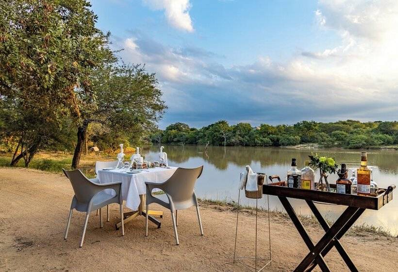 هتل Phelwana Game Lodge