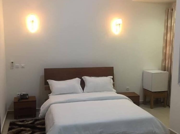 בית מלון כפרי Samaki Plage