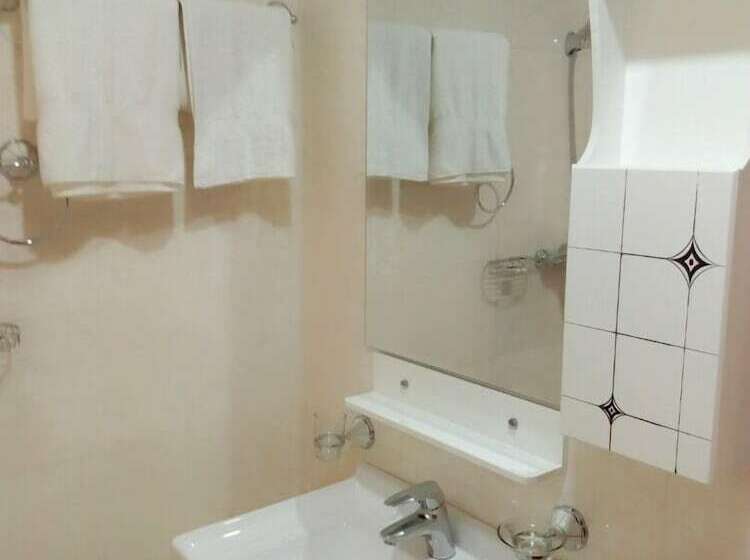 בית מלון כפרי Samaki Plage