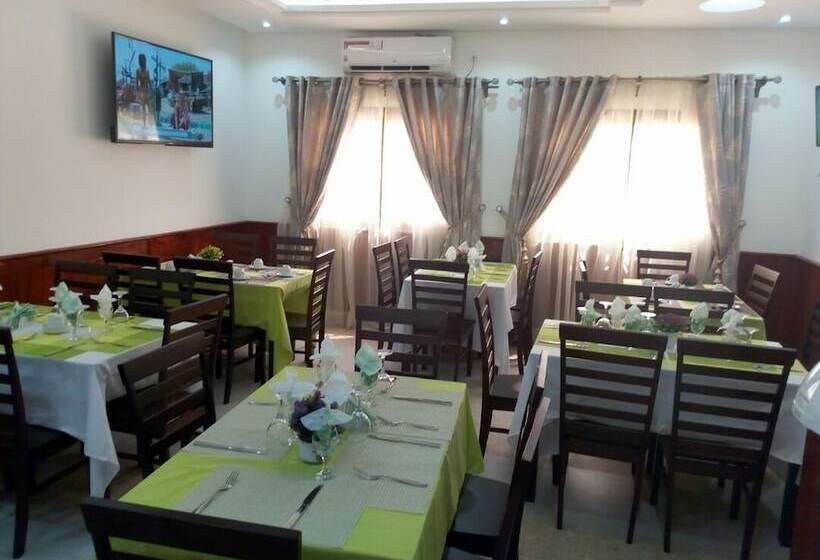 בית מלון כפרי Samaki Plage