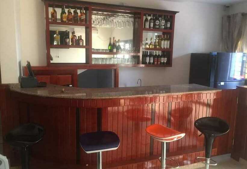 בית מלון כפרי Samaki Plage