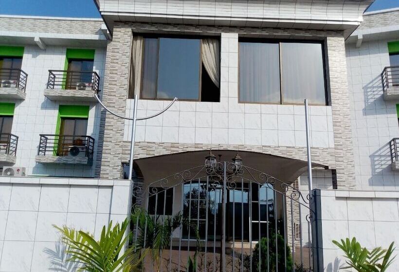 בית מלון כפרי Samaki Plage