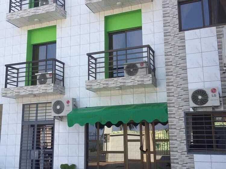 בית מלון כפרי Samaki Plage