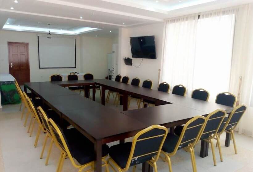 בית מלון כפרי Samaki Plage