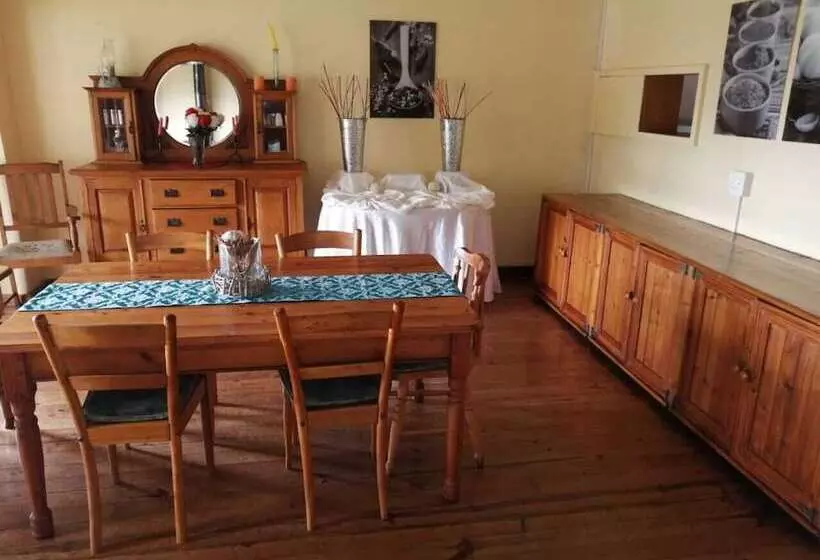 Hotelli Stagger Inn Game Farm