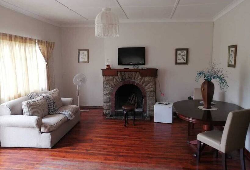 בית מלון כפרי Stagger Inn Game Farm