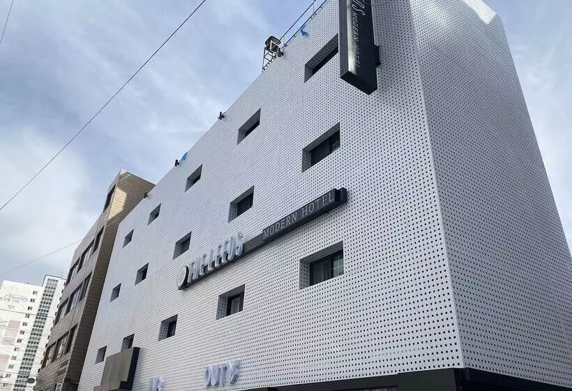 ホテル The Leeds