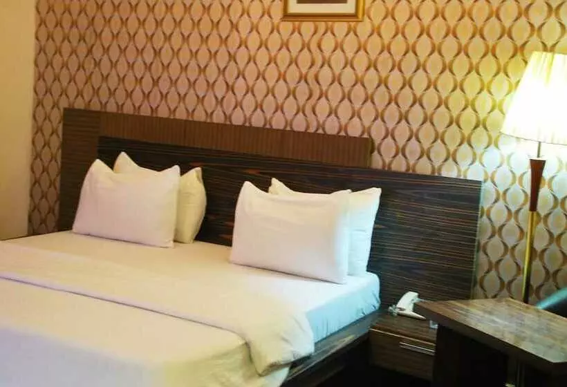 هتل Tuscany Suites
