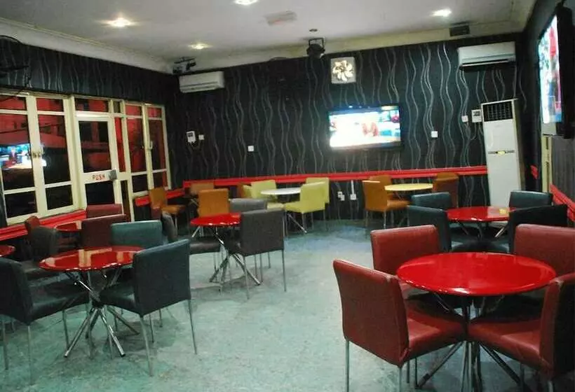 هتل Tuscany Suites