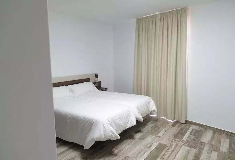 Mesón Hostal La Cabaña