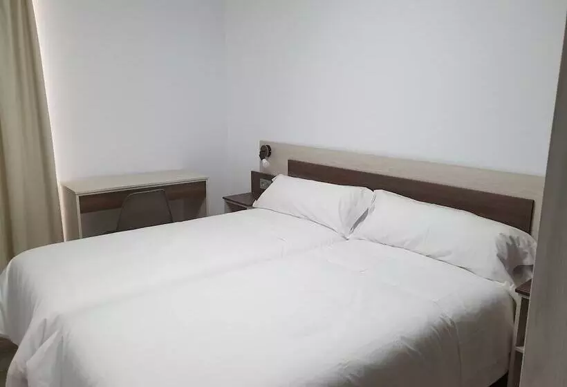 Mesón Hostal La Cabaña