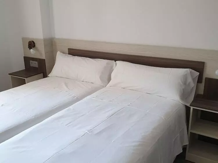 Mesón Hostal La Cabaña