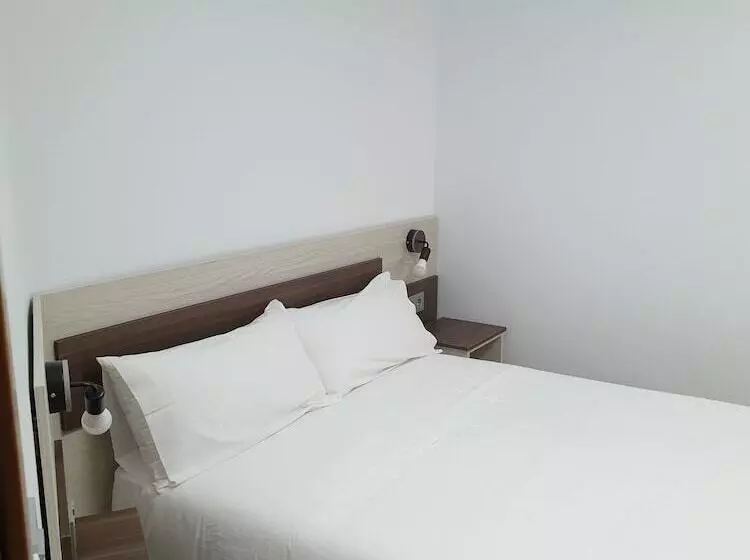 Mesón Hostal La Cabaña