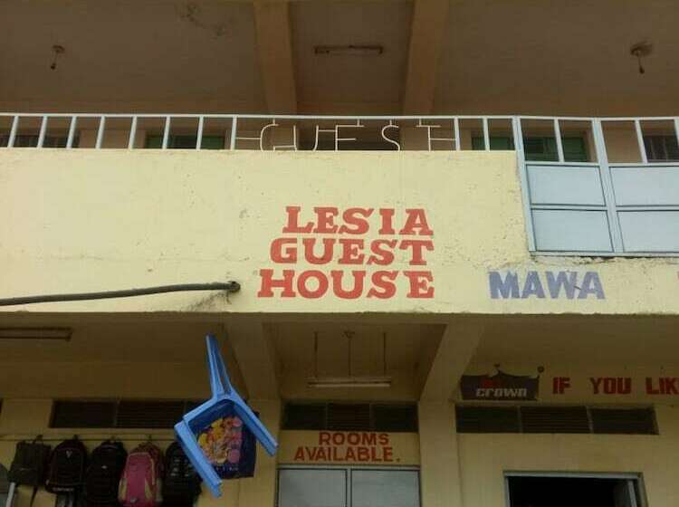 پانسیون Lesia Guest House