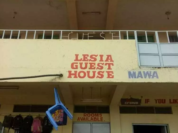 پانسیون Lesia Guest House