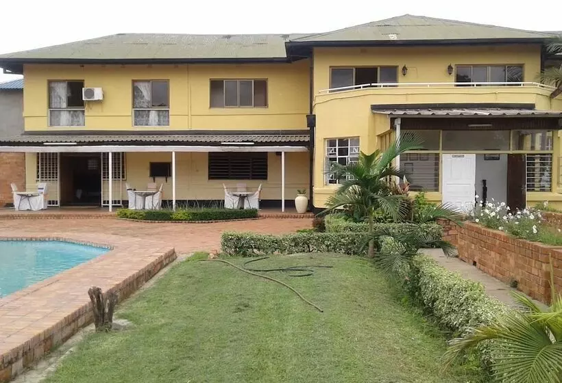 پانسیون Providence Teez Lodge