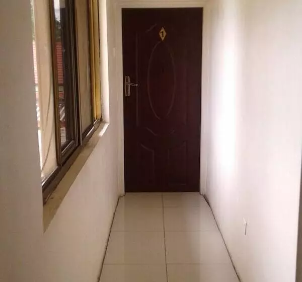 پانسیون Providence Teez Lodge