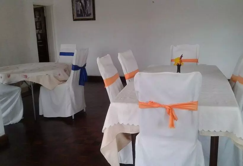 پانسیون Providence Teez Lodge