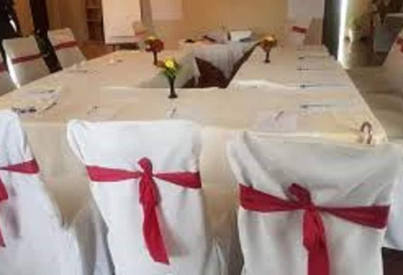 پانسیون Providence Teez Lodge