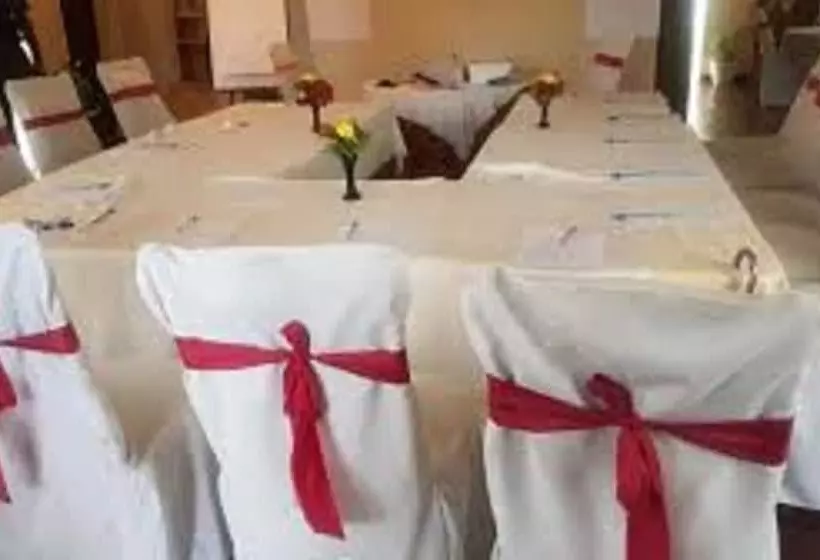 پانسیون Providence Teez Lodge