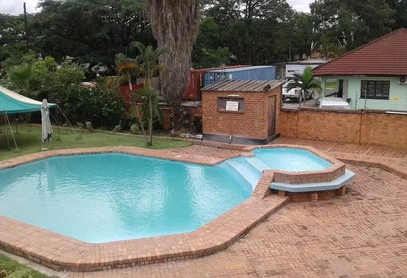 پانسیون Providence Teez Lodge