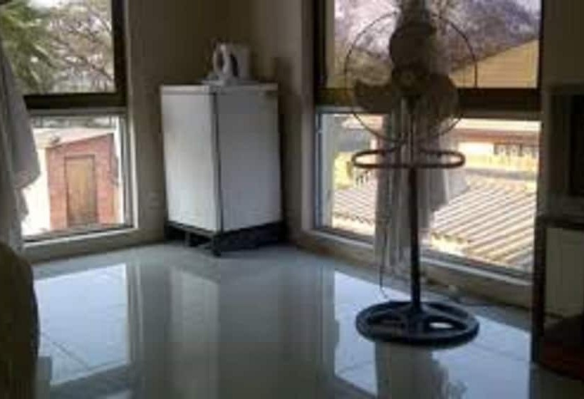 پانسیون Providence Teez Lodge