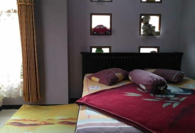 پانسیون Villa Trijaya