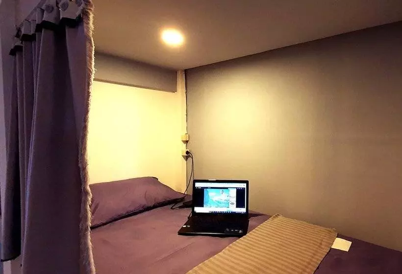 Tiny Room Hostel