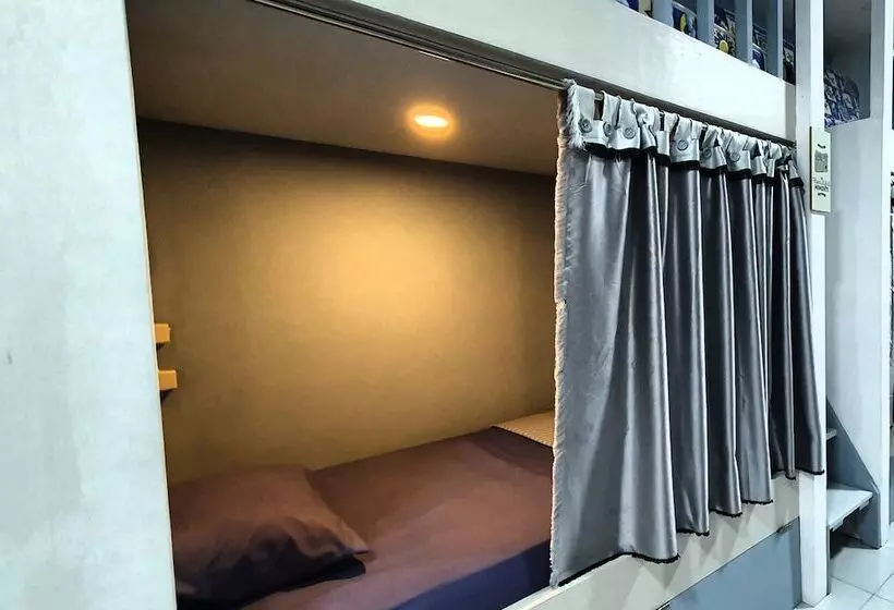 Tiny Room Hostel