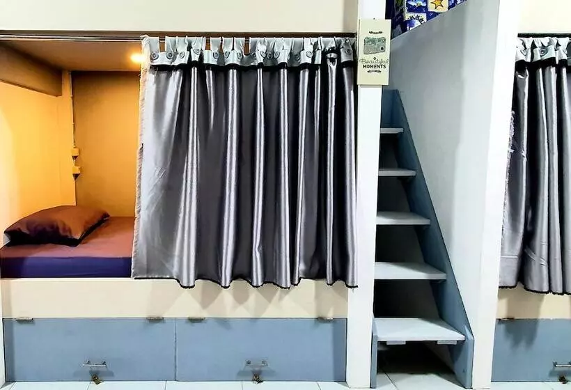 Tiny Room Hostel