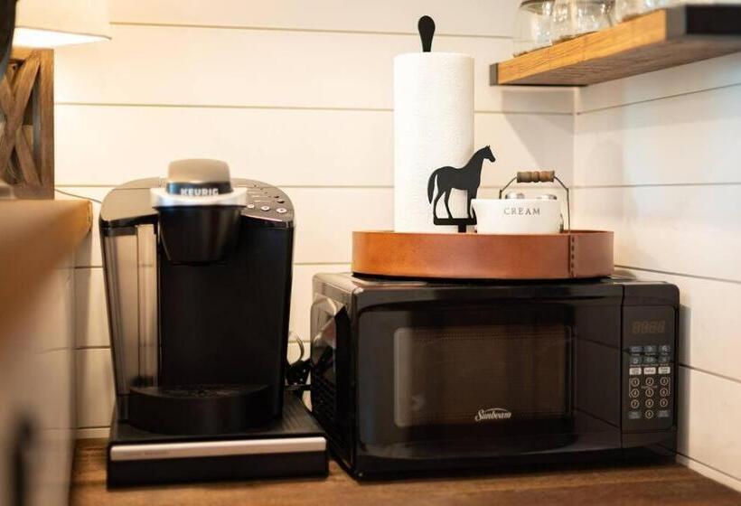 Общежитие The Stable Tiny Container Home 12 Min To Magnolia