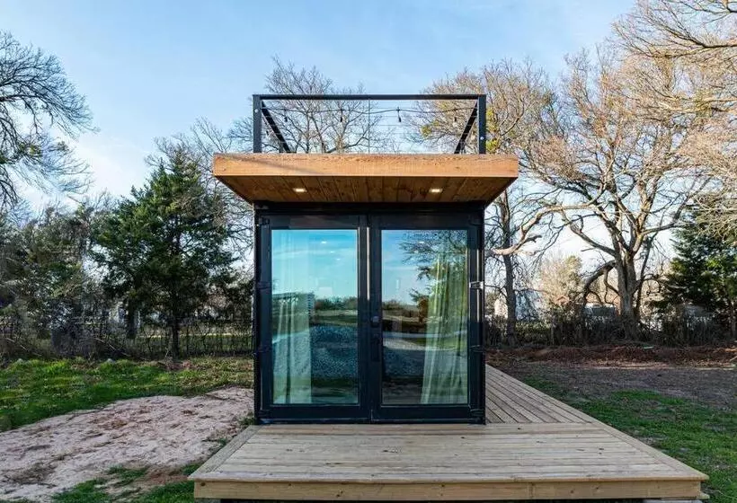 Retkeilymaja The Stable Tiny Container Home 12 Min To Magnolia