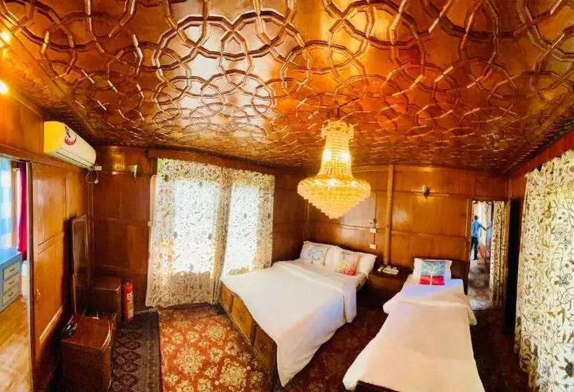 ホテル Dilshad Houseboats