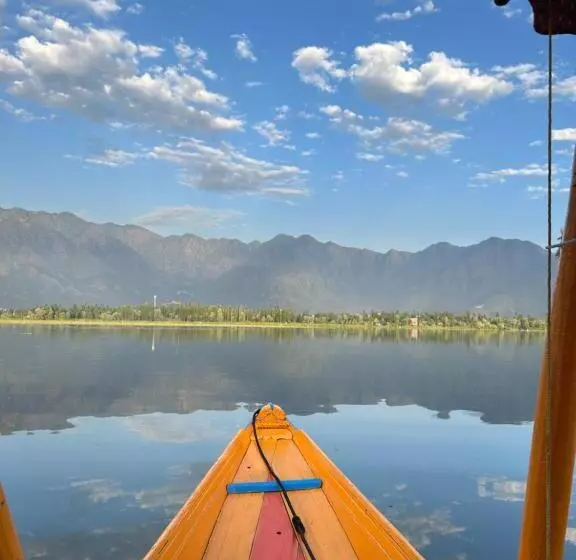 ホテル Dilshad Houseboats