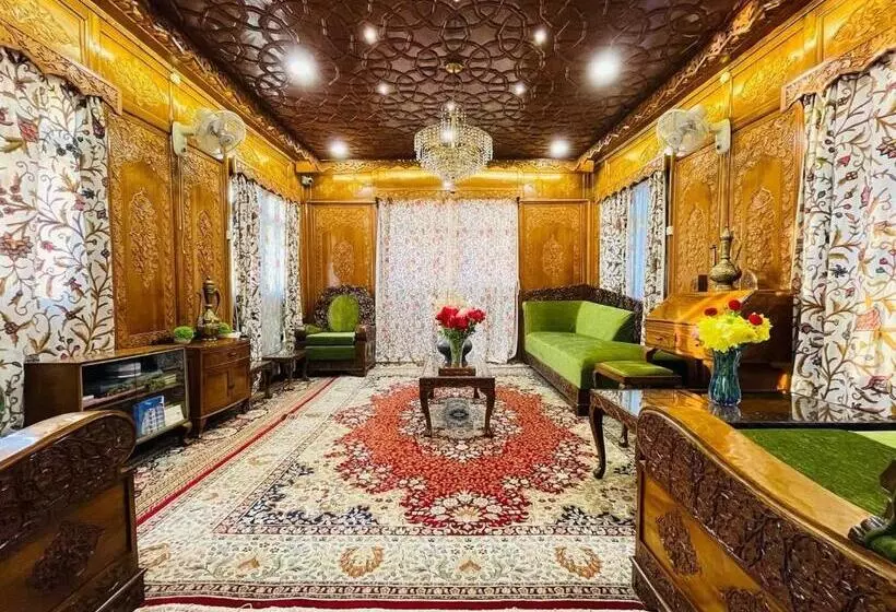 ホテル Dilshad Houseboats