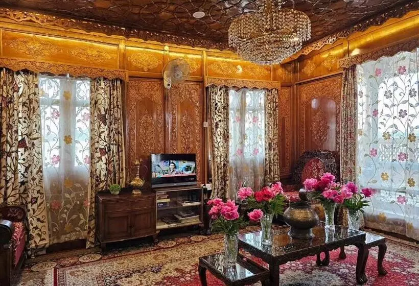 ホテル Dilshad Houseboats