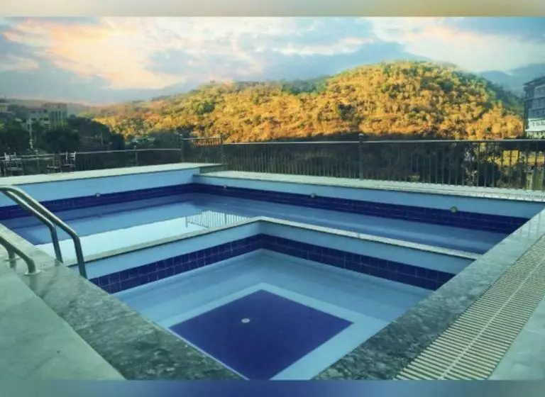 Hotelli Dollar Villa Resort