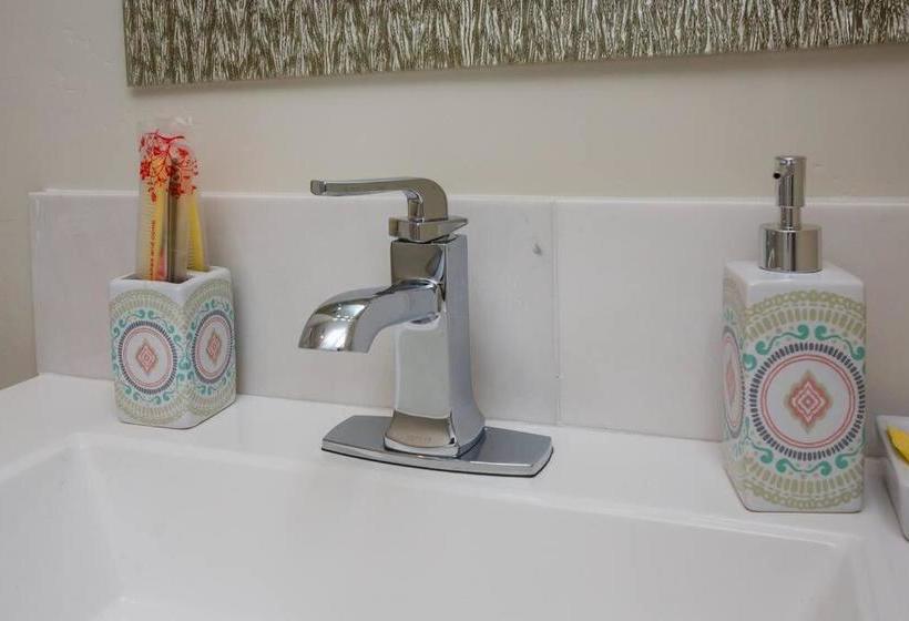 ユースホステル Premier Location With Great Scenic Downtown View