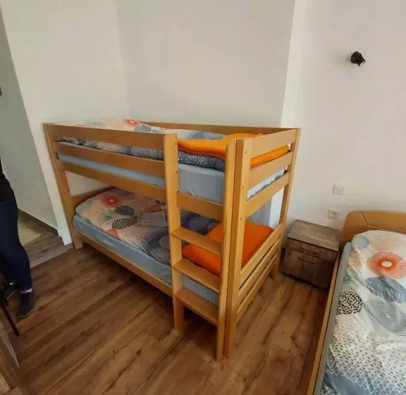 تختخواب و صبحانه Casa Mular