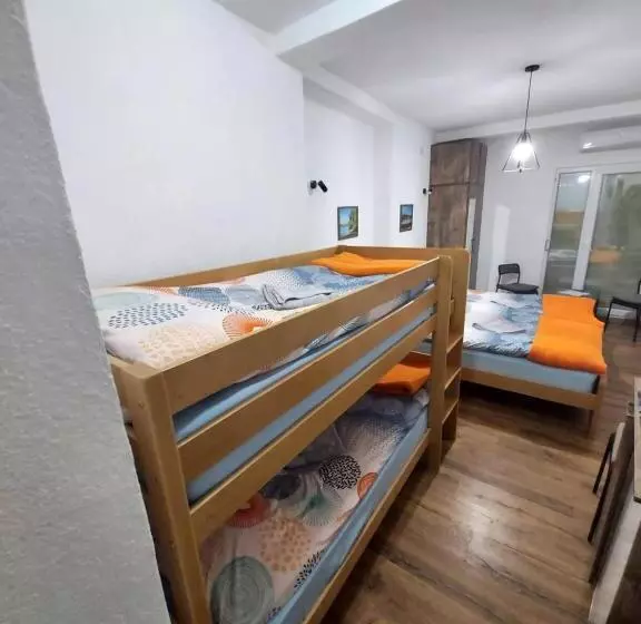 تختخواب و صبحانه Casa Mular