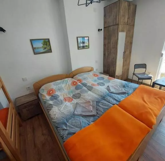 تختخواب و صبحانه Casa Mular