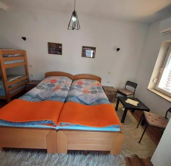 تختخواب و صبحانه Casa Mular