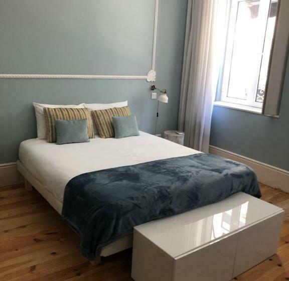 민박 Godinho S House