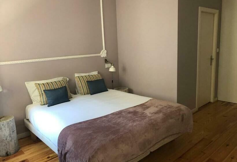 민박 Godinho S House