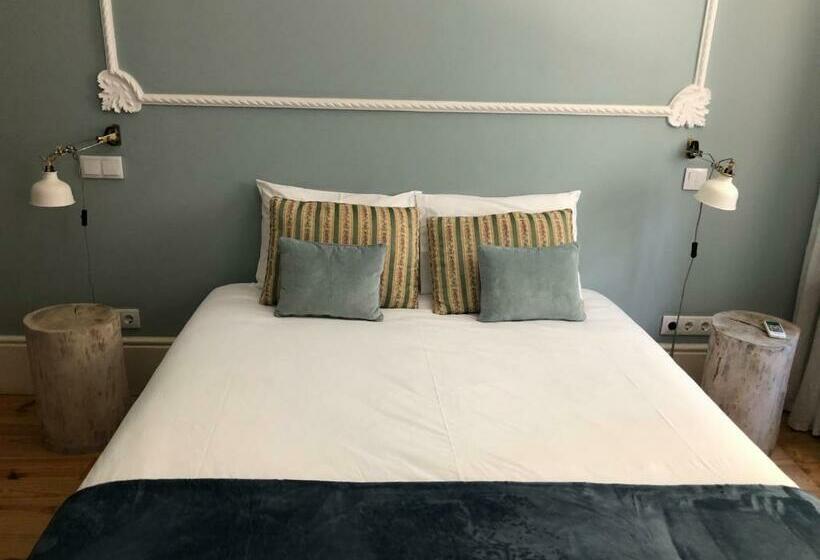 민박 Godinho S House